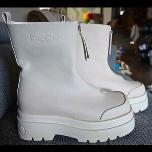 New Ladies 7.5 | BEGO Vegan Label LIO Boots (Natural) | Retails for Over $100